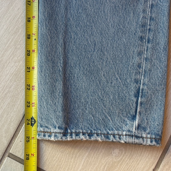 Levi's Women's Distressed Wedgie Straight Leg Light Wash Jeans Size 27 - Picture 15 of 15